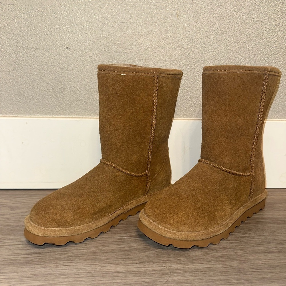 Boots - Picture 3 of 5